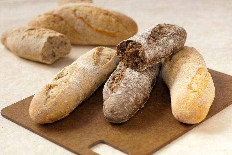 Banquet d'Or® - Wit meergranen Baguelino broodje (doos 60x125 G) B667