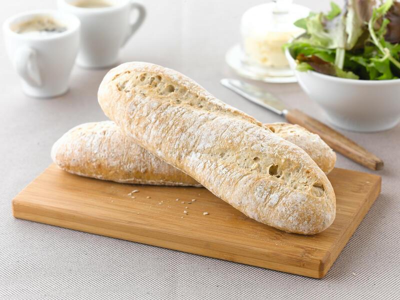 Banquet d'Or® - Wit meergranen Baguelino broodje (doos 30x125 G) B667