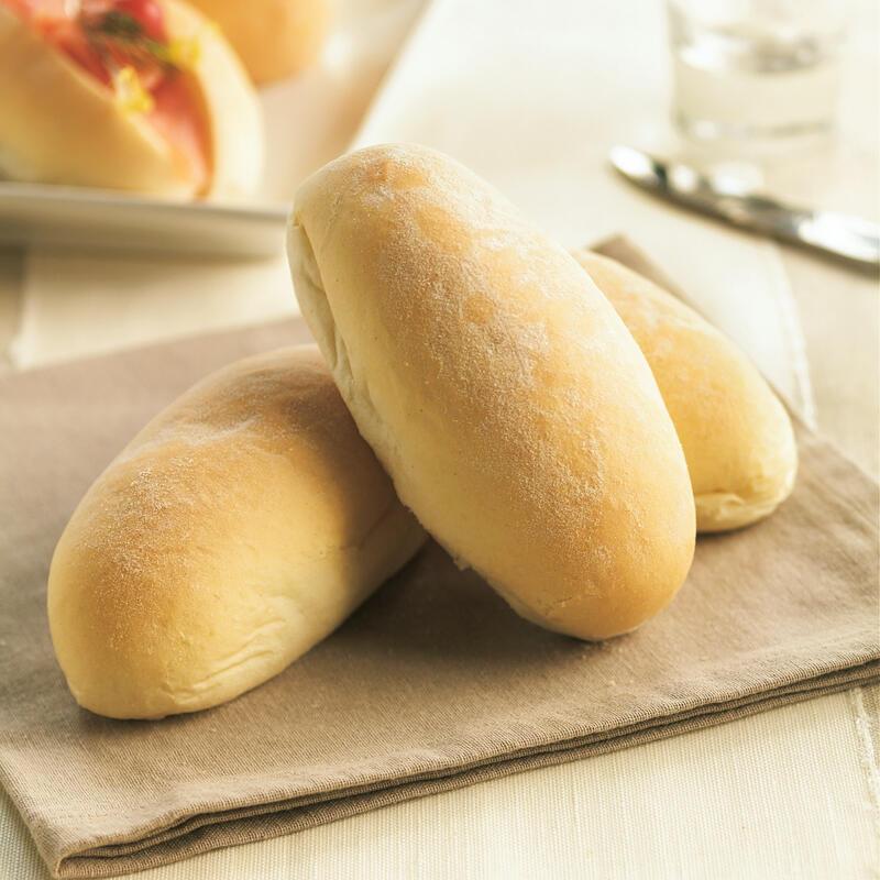 Soft white bun, baked (dusted with flour)